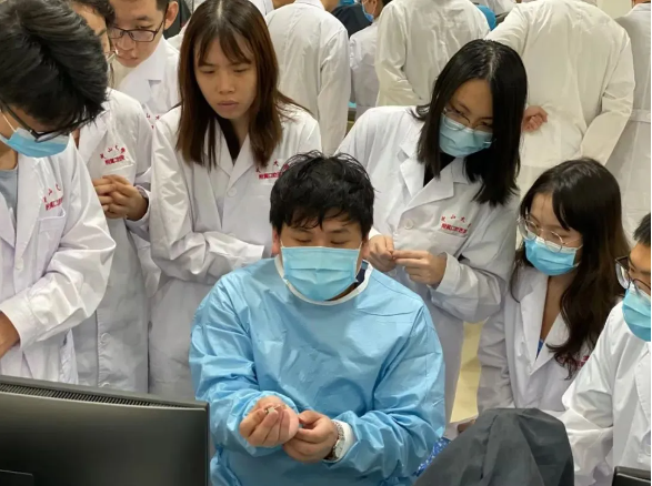 愛康健牙科
