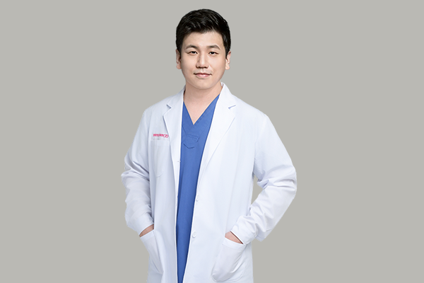 愛康健口腔醫院 吳雨函博士