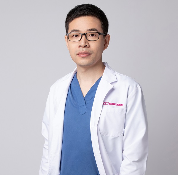 愛康健口腔 鞏賢平院長