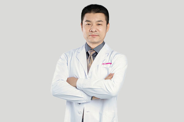 深圳種植牙醫生李川院長