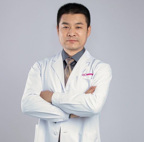 愛康健口腔 李川